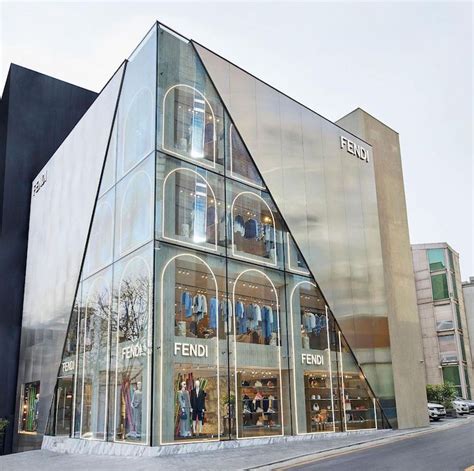 fendi stores in australia.